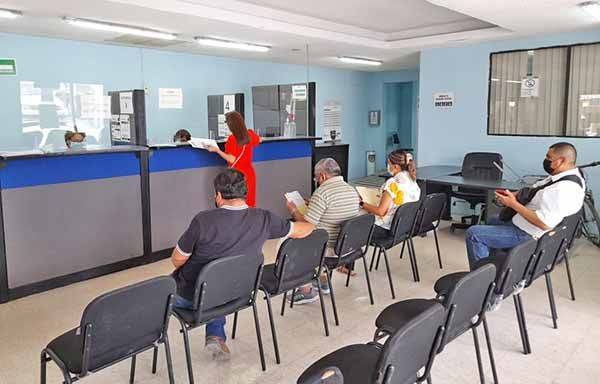 Reabren oficina de Pasaportes