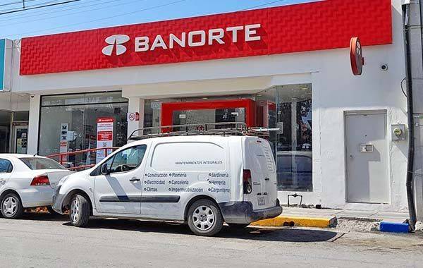 Retiene Banorte 52 mil pesos de cliente