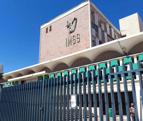 Siguen altos contagios; se registran 296 casos