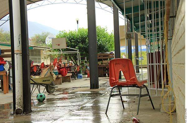 Vuelven a clases… y ni agua tienen