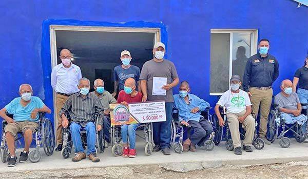 Entrega DIF Coahuila donativo a casa-hogar