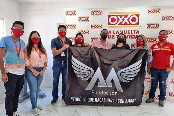 Da Oxxo despensas a Ángeles Anónimos