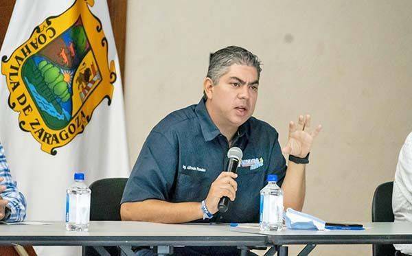 Encabeza el Alcalde reunión con directores