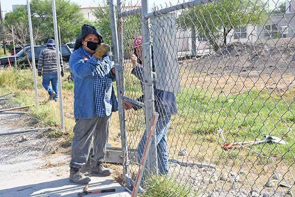Avanzan los trabajos en campo deportivo