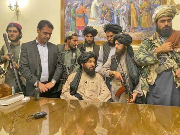 Talibanes declaran fin de guerra