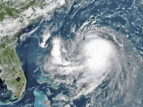 Tormenta ‘Henri’ se convierte en huracán