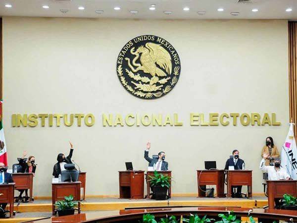 Aprueba INE acuerdo para que partidos cumplan paridad en candidaturas