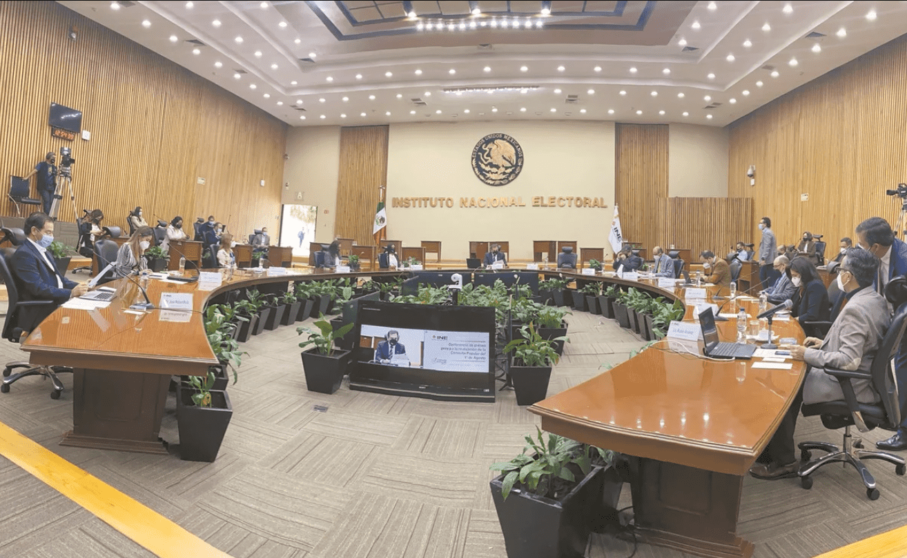Aprueba INE bolsa de 5,821 mdp para los partidos en 2022