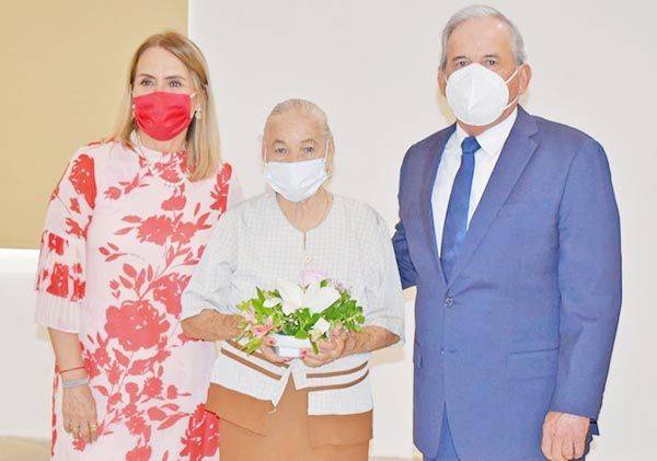 Felicita Lencho a adultos mayores