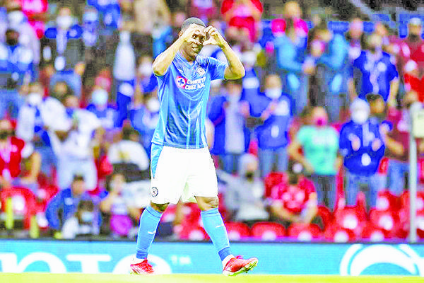 Golea campeón Cruz Azul al líder Toluca
