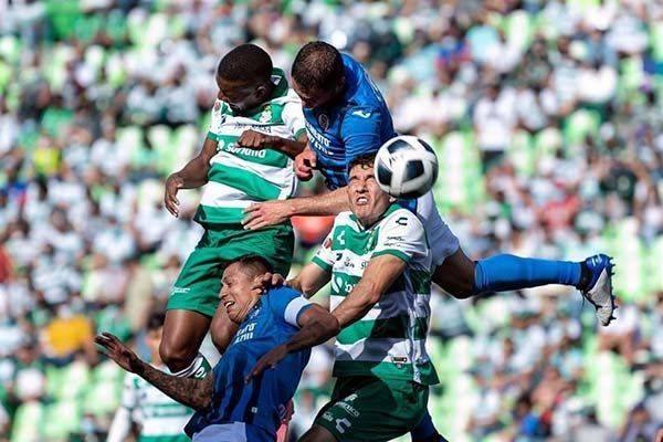 Cede Cruz Azul empate ante Santos