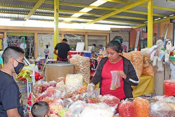 Bajan ventas en Mercado Analco