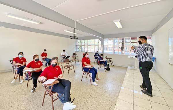 Regresan 4 mil a clases presenciales