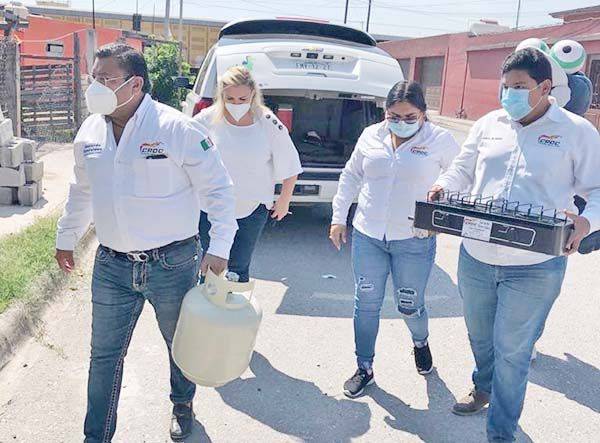 Apoya Oyervides a madre de familia