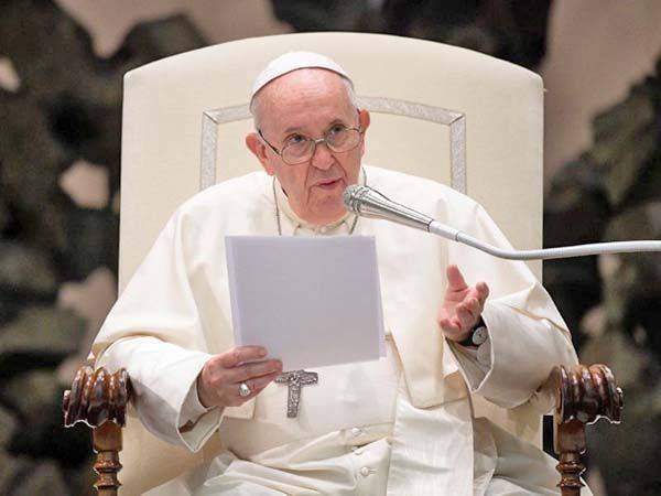 El Papa llama a vacunarse contra covid-19 como ‘un acto de amor’