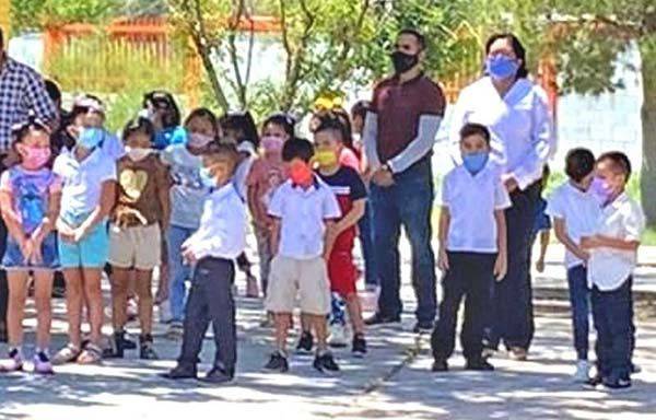 Solo cuatro escuelas regresan a las aulas