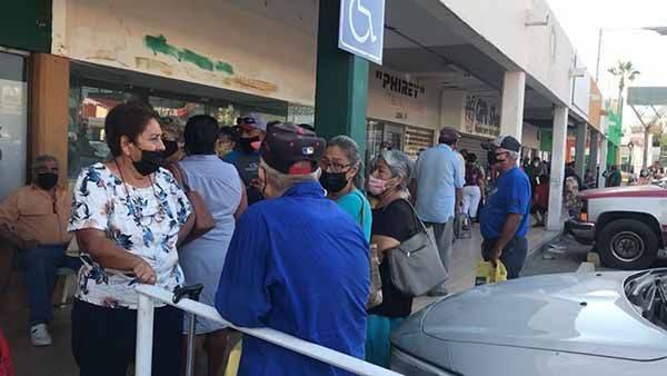 Se adelantan a registro de becas de 65 y Más
