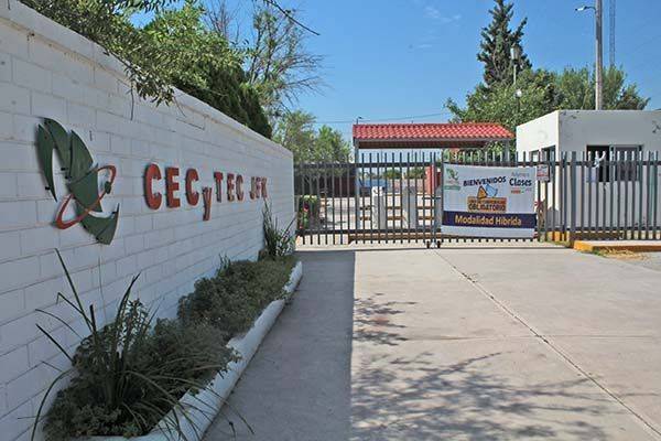 Cierran Cecytec por brote de coronavirus