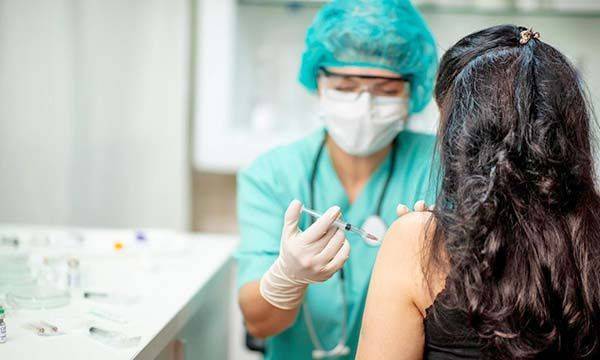 Recupera la vista mujer vacunada