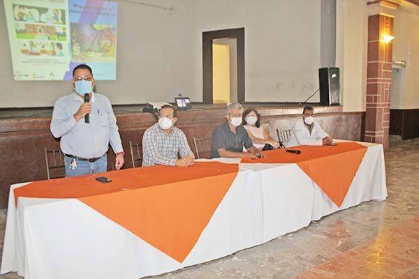 Orientan a maestros en síntomas de Delta