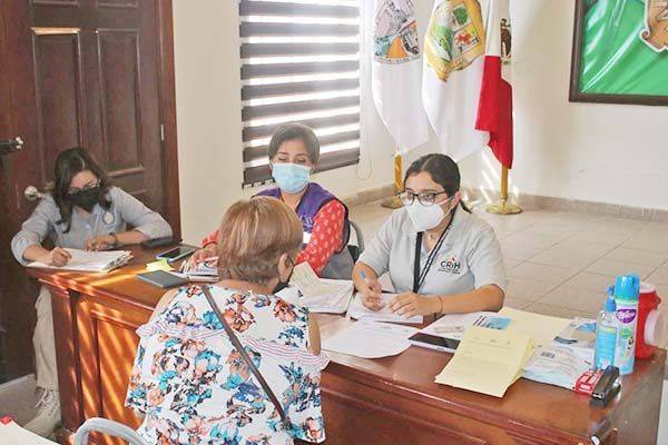 Toma CRIH muestras a familia de desaparecidos