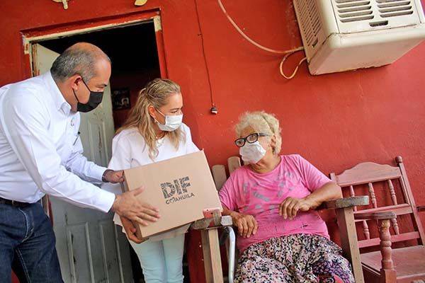 Apoya DIF Sabinas a adultos mayores