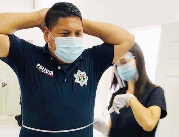 Cuidan alimentación a policías de Sabinas