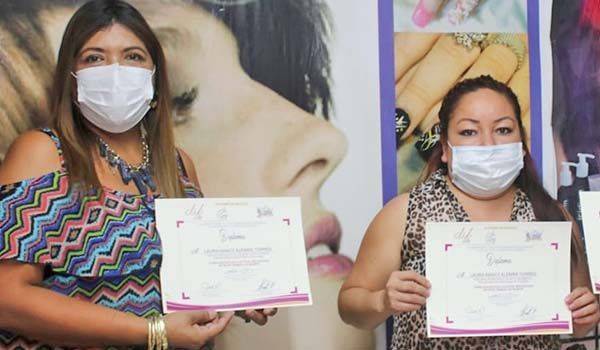Capacita DIF a mujeres