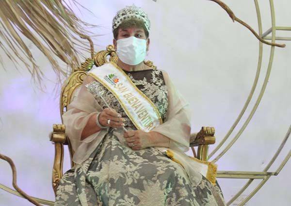 Corona SB a Reina de adultos mayores