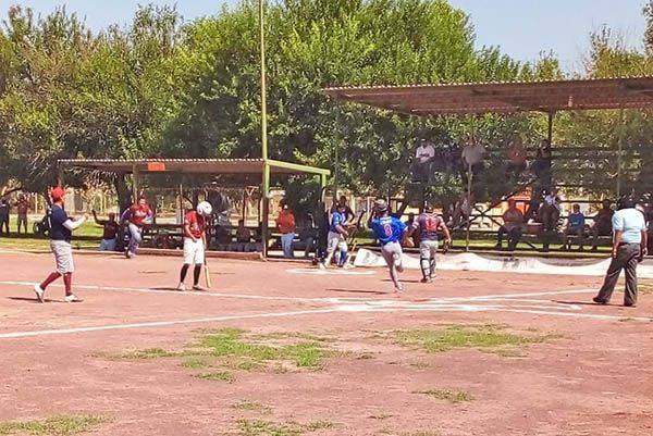 Ganan “Indios” liga de softbol