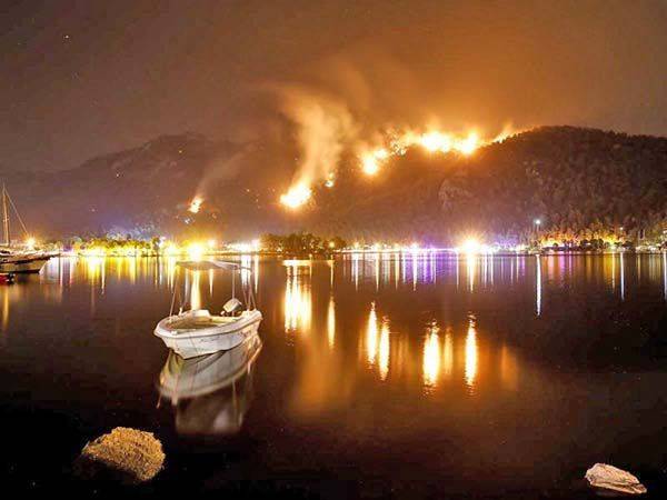 Evacuan central térmica en Turquía ante avance de gran incendio