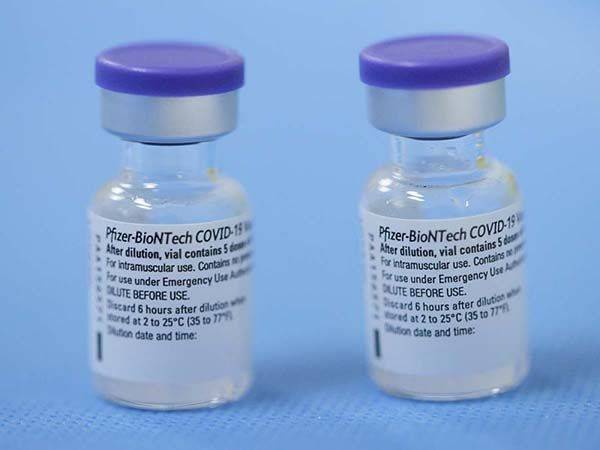 Vacunas Pfizer y AstraZeneca tienen 100% de efectividad contra muerte covid: Estudio