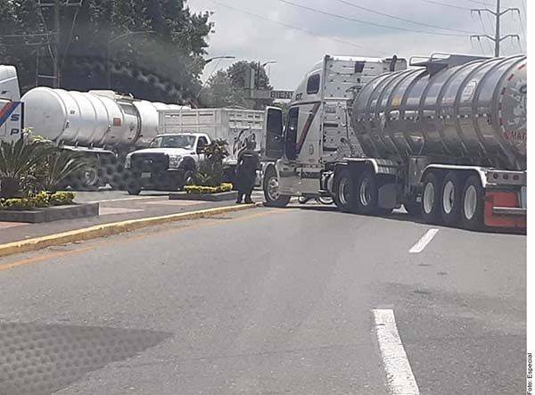 Balacera y narcobloqueo en Veracruz