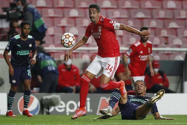 Da Benfica primer golpe al PSV