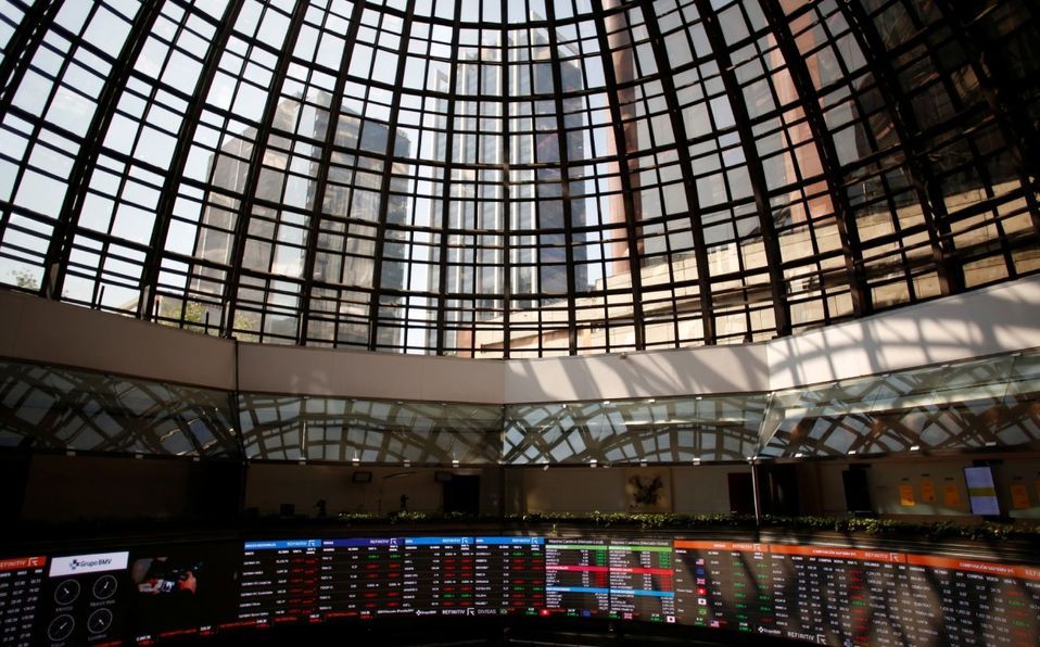 Bolsa mexicana cae en línea con Wall Street tras cifras de EU