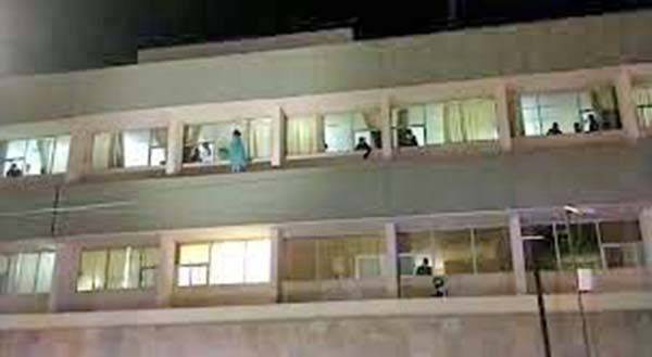 Paciente Covid amenaza con lanzarse de hospital