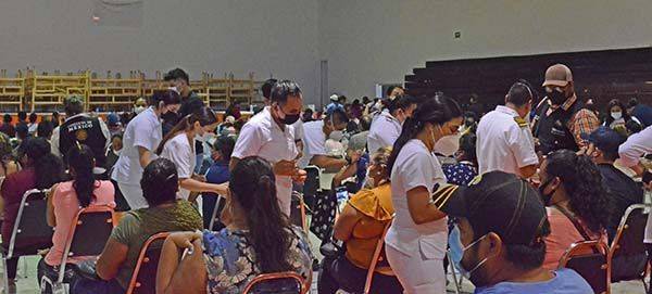 Convocan a enfermeros a sumarse a vacunación