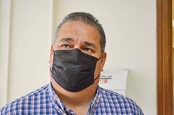 Disminuyen clientes en bares por vacuna