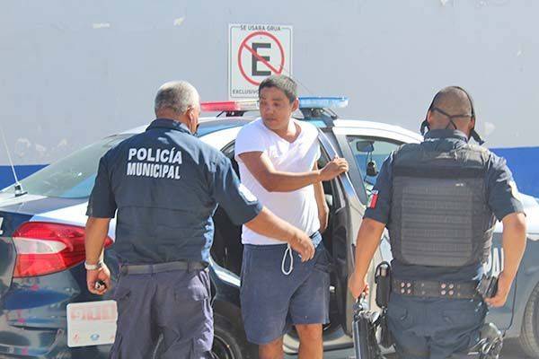 Hermana entrega a esquizofrénico