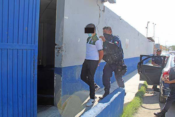 Estudiante se embriaga en camión