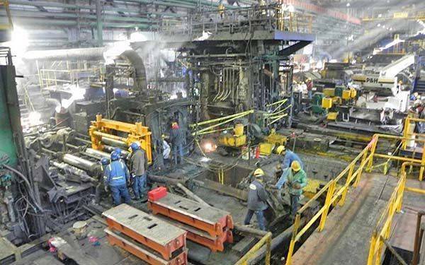 Contrató Altos Hornos a 2 mil 800 trabajadores