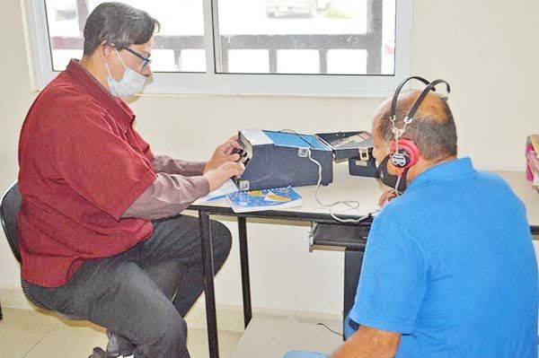 Mantienen brigadas de examen de vista y oídos