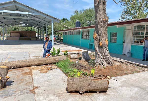 Trabaja San Buena en limpieza de escuelas