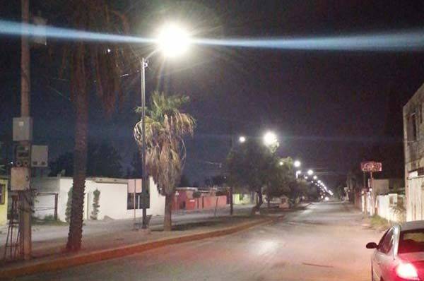 Instalan nuevo alumbrado en avenida 4 de sector Sur