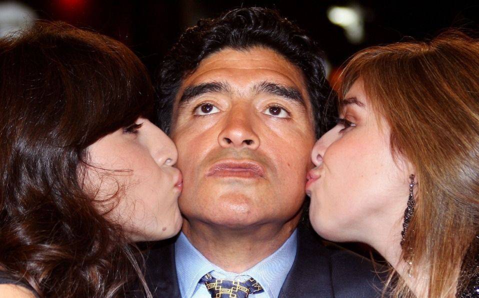 Hijas de Maradona niegan acosar al ex abogado de su padre