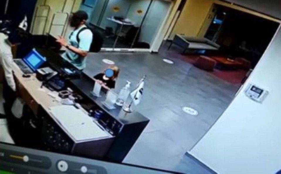 Seguidor de QAnon confiesa que mató a sus hijos creyendo que tenían «ADN de serpiente»