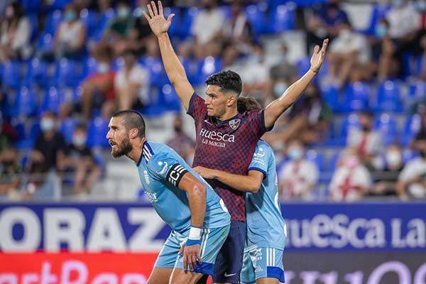 Tiene Ambriz al Huesca de líder en Segunda