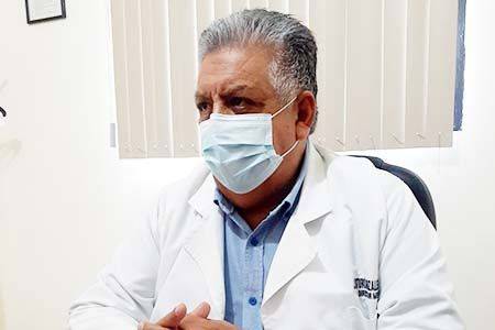 Golpeado con bate; se encuentra grave