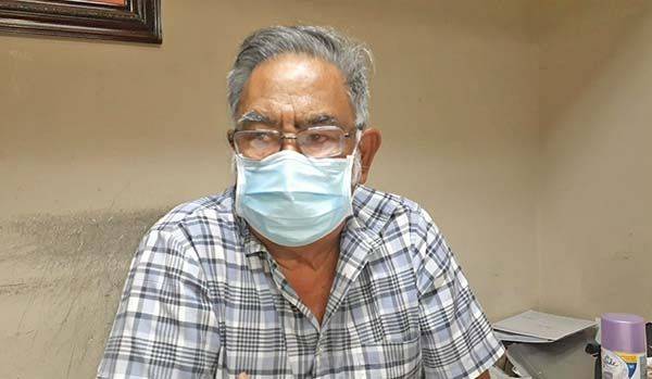 Muere indigente; buscan su familia