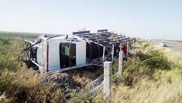 Deja accidente dos lesionados